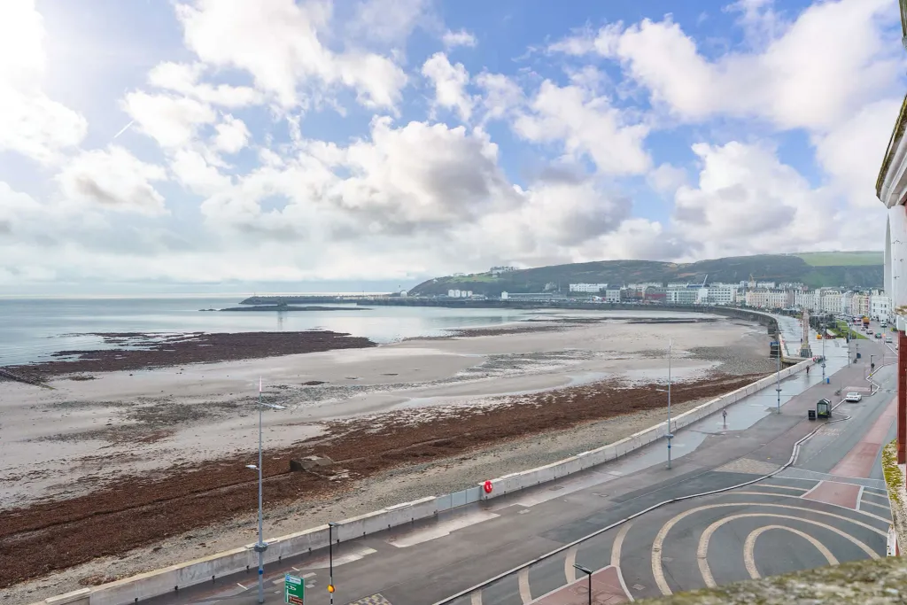 Property photo 3 of 21