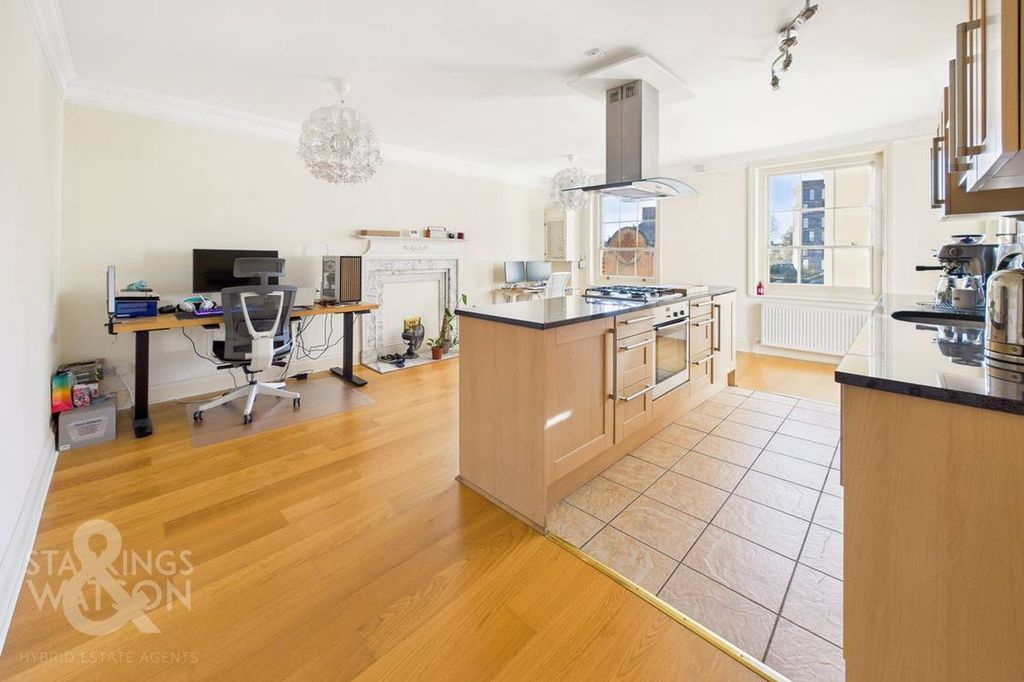 Property photo 3 of 13