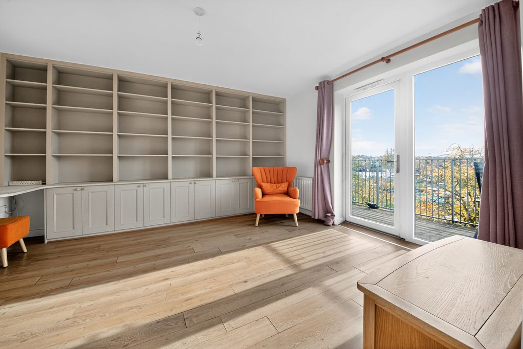 Property photo 2 of 27 Living Room