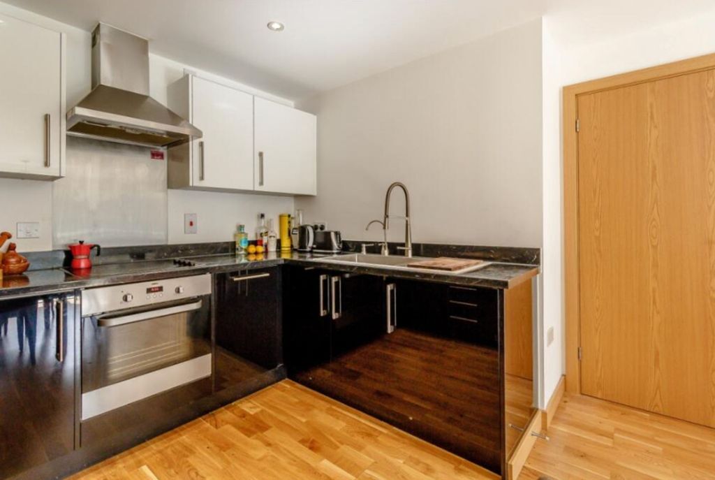 Property photo 2 of 11 Kitchen