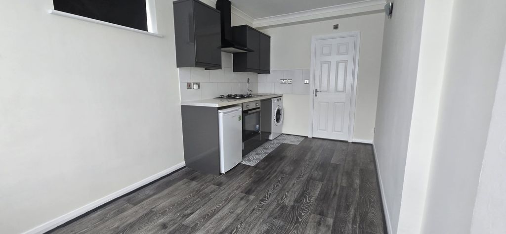 Property photo 3 of 3