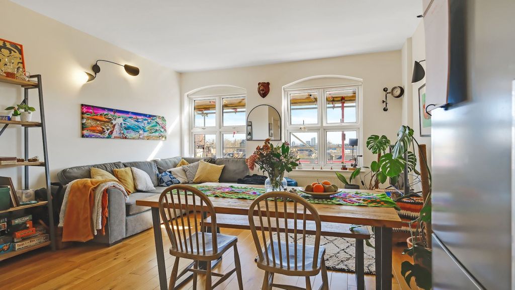 Property photo 2 of 10