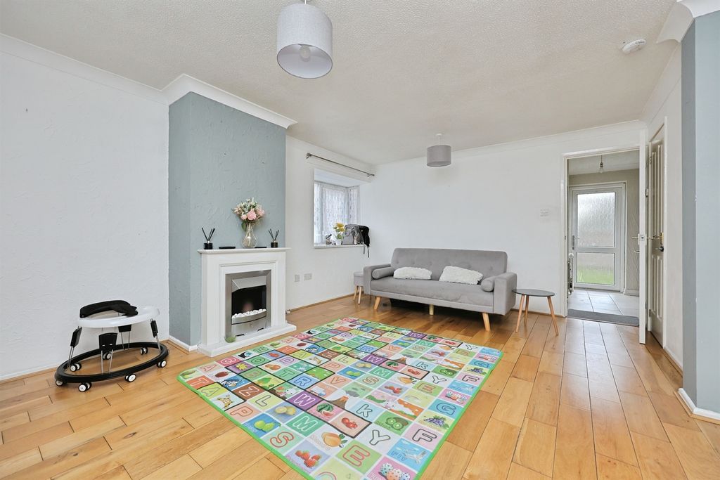 Property photo 3 of 18