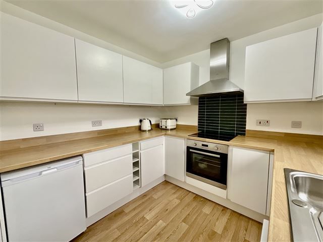 Property photo 3 of 18 Kitchen