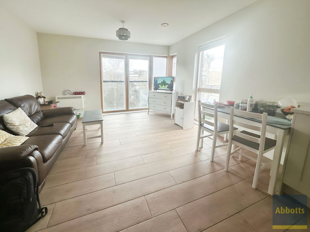 Property photo 3 of 7 Living Room