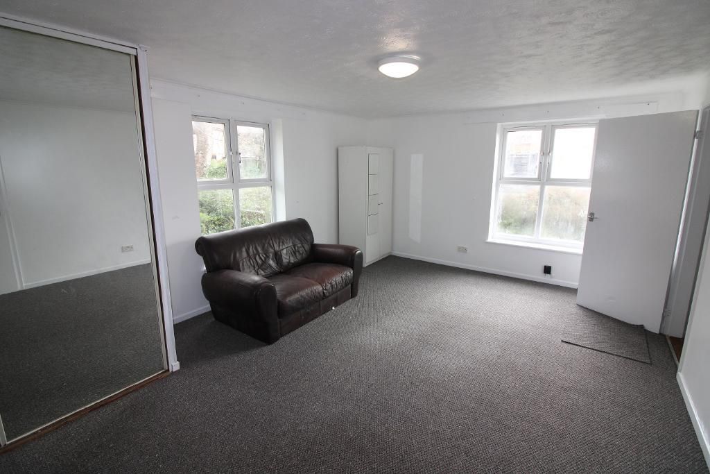 Property photo 2 of 5 Lounge