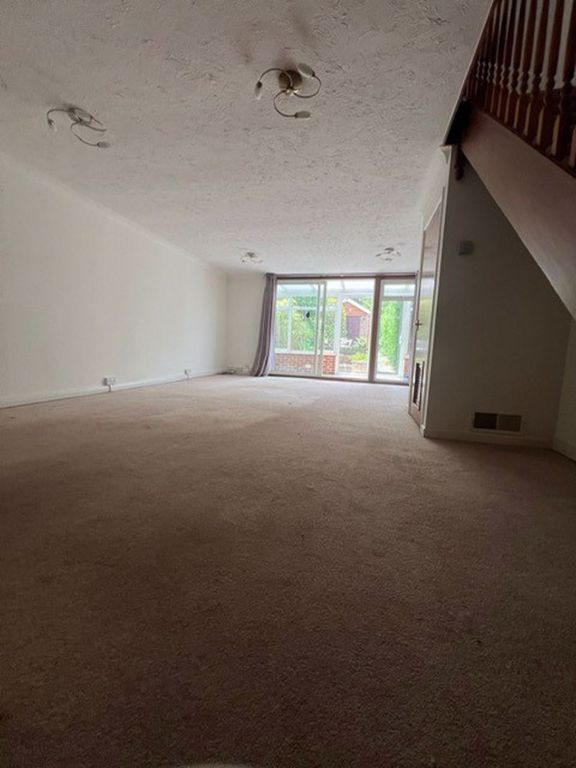 Property photo 2 of 14 Photo 3