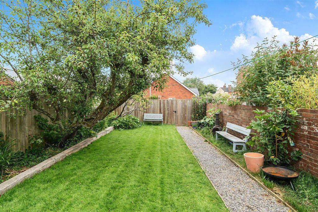 Property photo 2 of 22 Garden