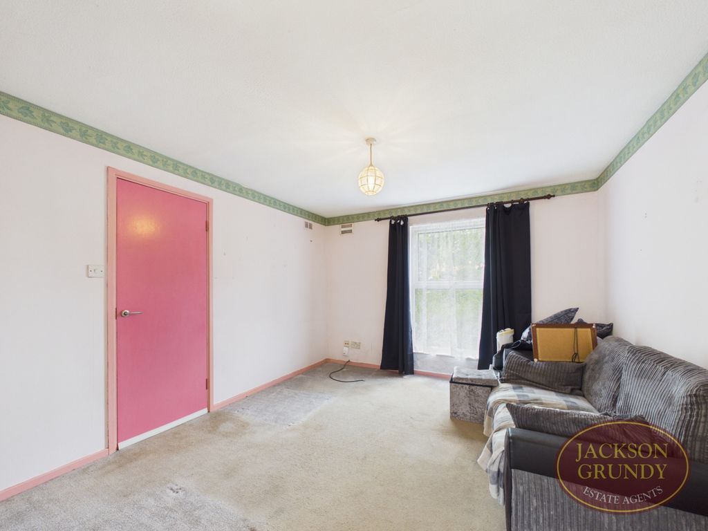 Property photo 3 of 14 Field Rose Square