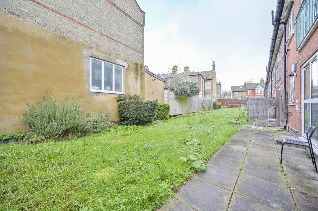 Property photo 3 of 10