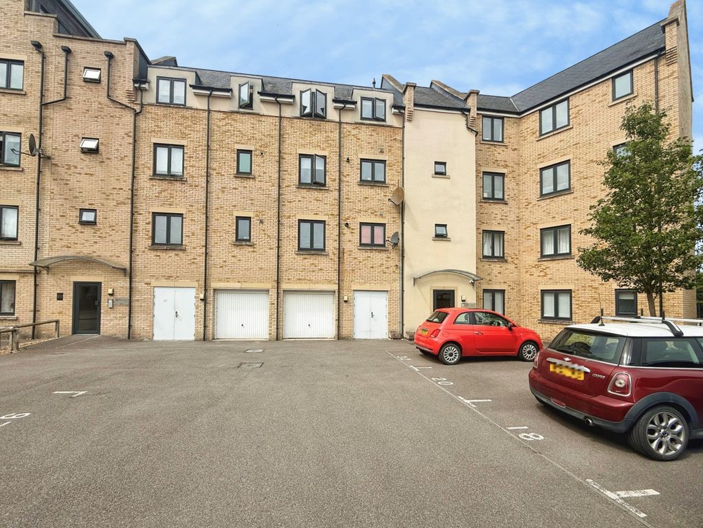 Property photo 1 of 3