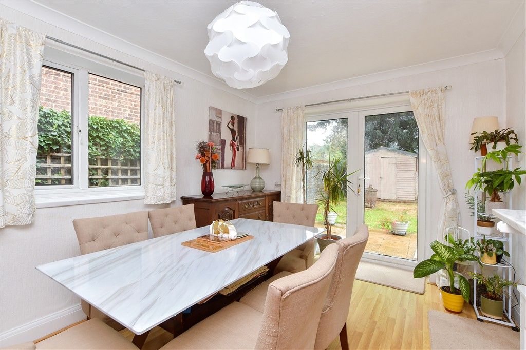 Property photo 3 of 19 Dining Area