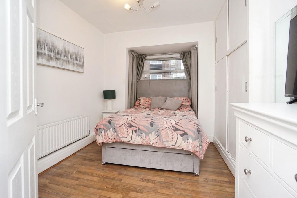 Property photo 2 of 24 Bedroom 2