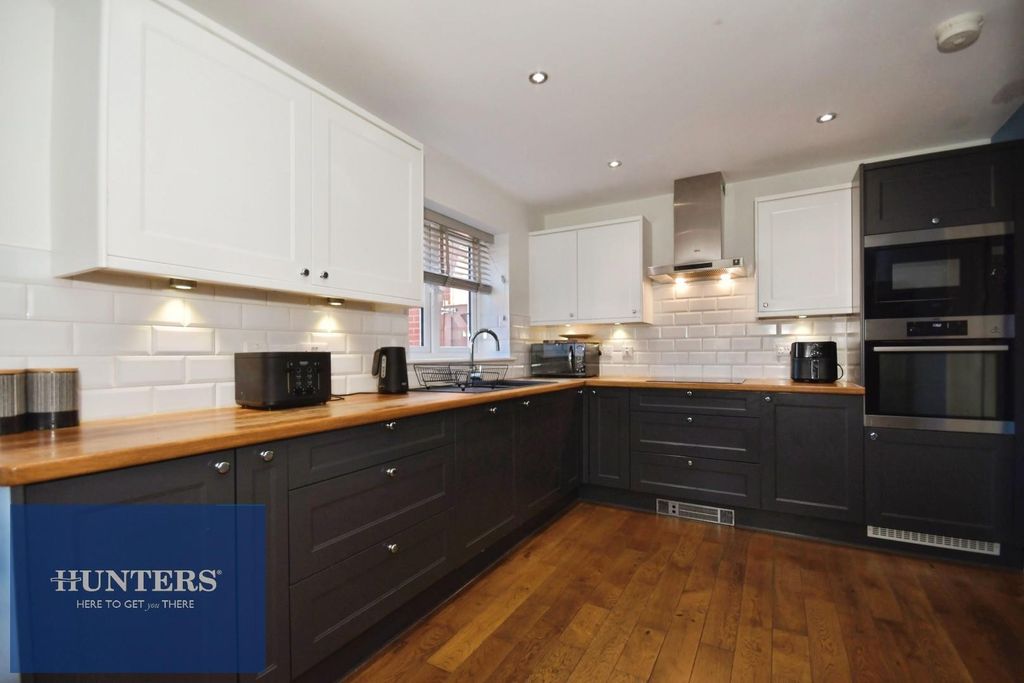 Property photo 3 of 20 Kitchen Diner 02.Jpg