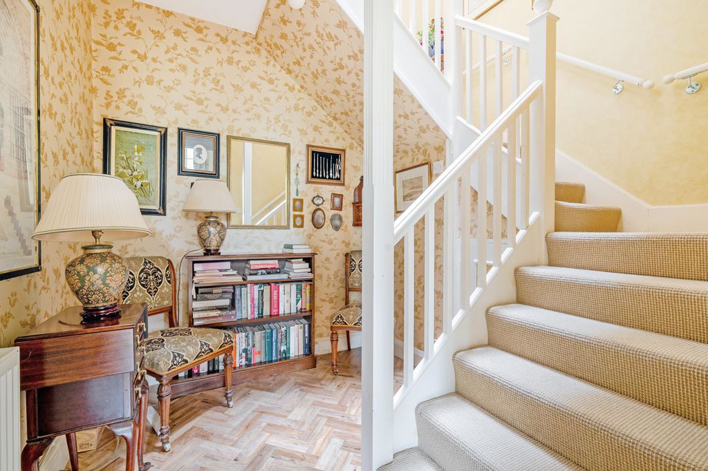 Property photo 3 of 14