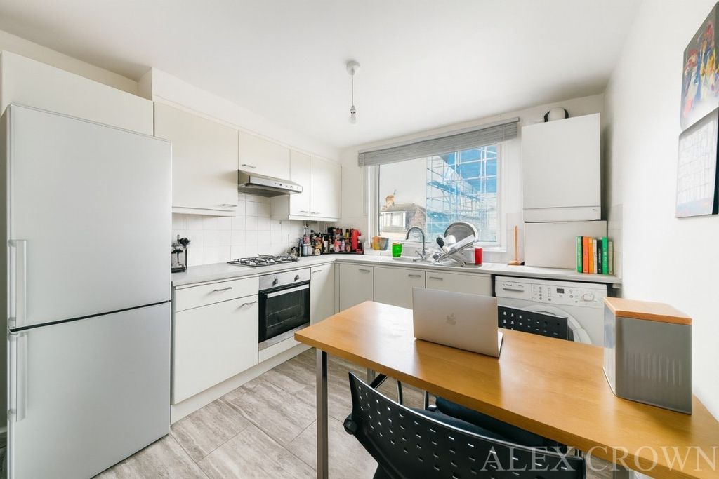 Property photo 3 of 11