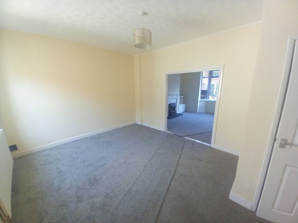 Property photo 3 of 9 Dining Room