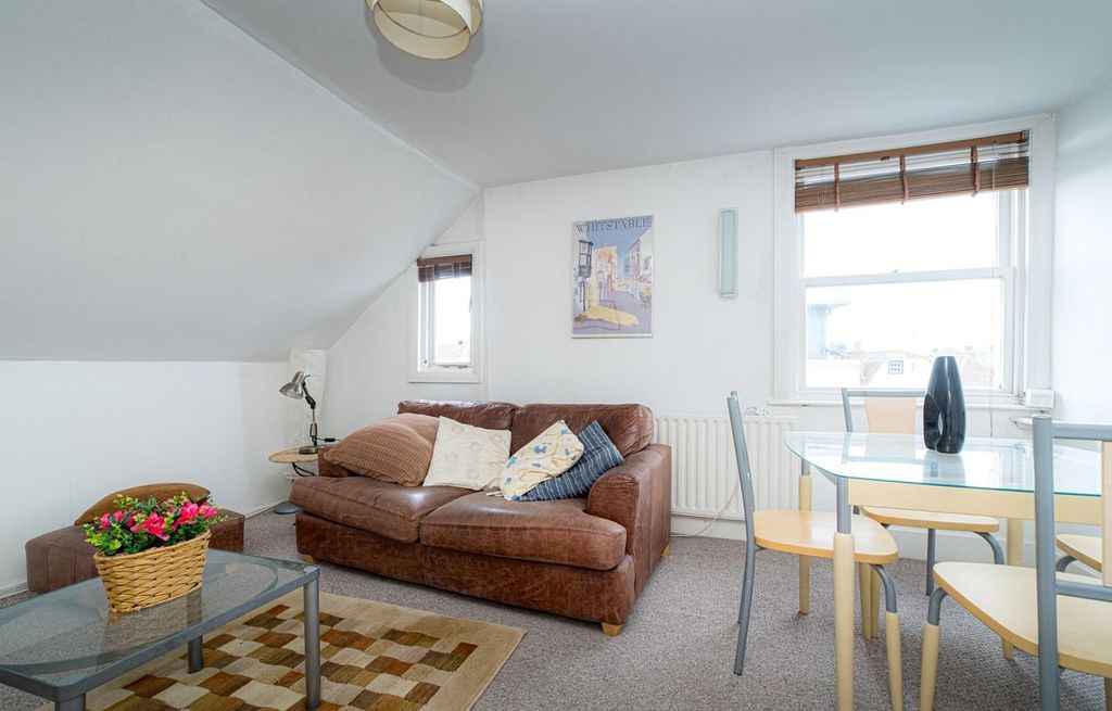 Property photo 2 of 5 Picture 2