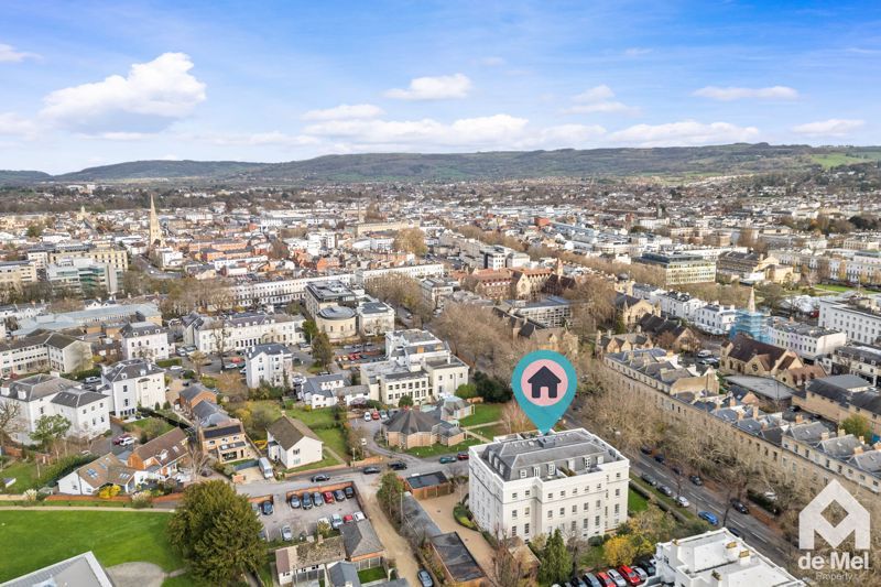 Property photo 2 of 17 Photo 3