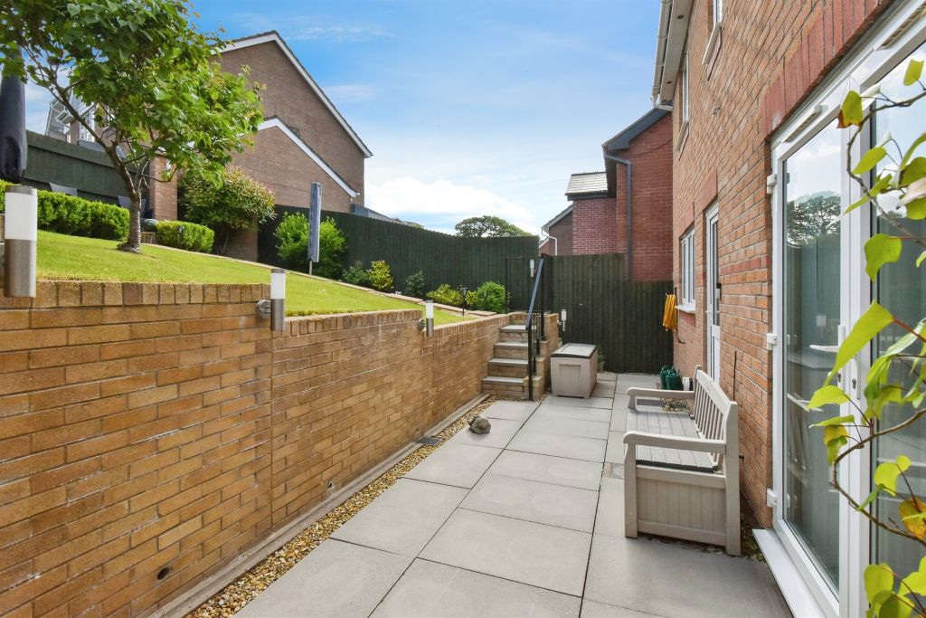 Property photo 2 of 21