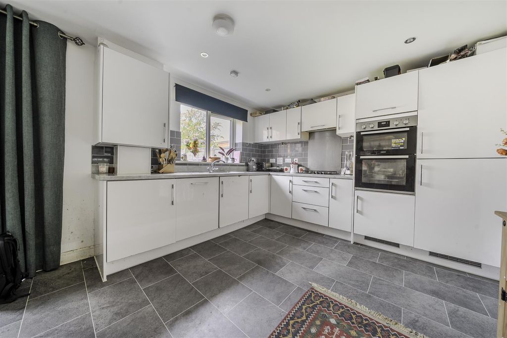 Property photo 3 of 17 1343077-2-68A46d910A545.Jpg