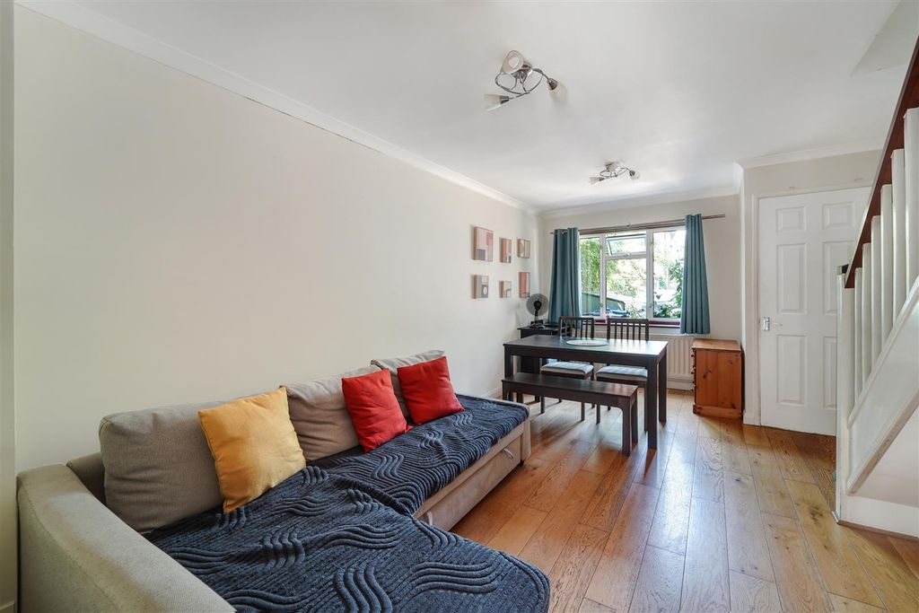 Property photo 3 of 11