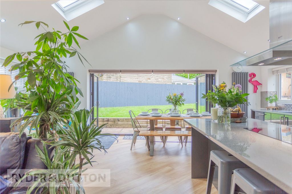 Property photo 3 of 44 Family Kitchen Diner