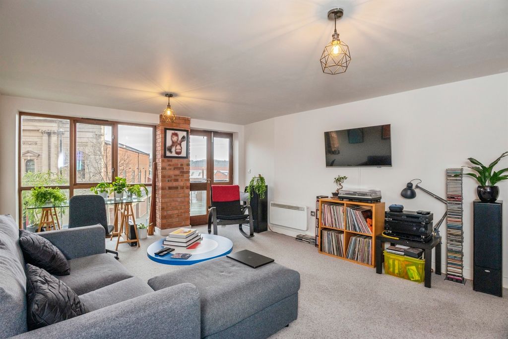 Property photo 3 of 19