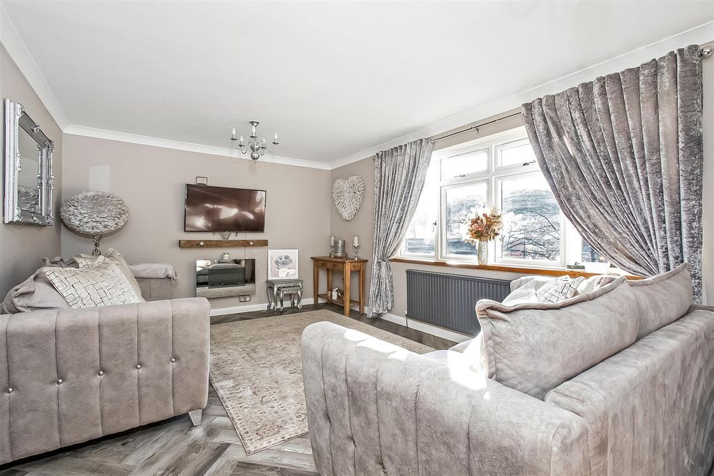 Property photo 3 of 18 Reception Room