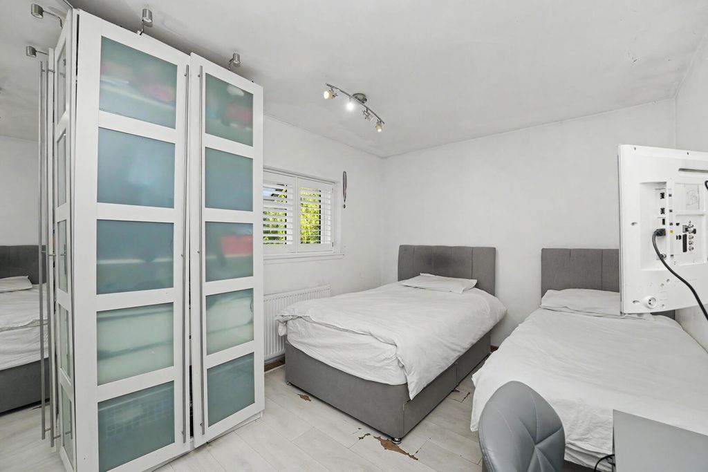 Additional image 21 of 3 bed end terrace house for saleCapel Road, Enfield EN1