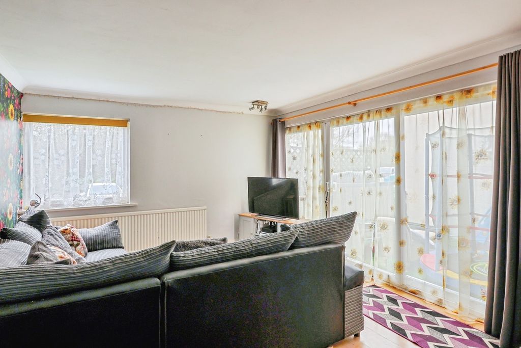 Property photo 3 of 15 Pbox-Img.Jpg