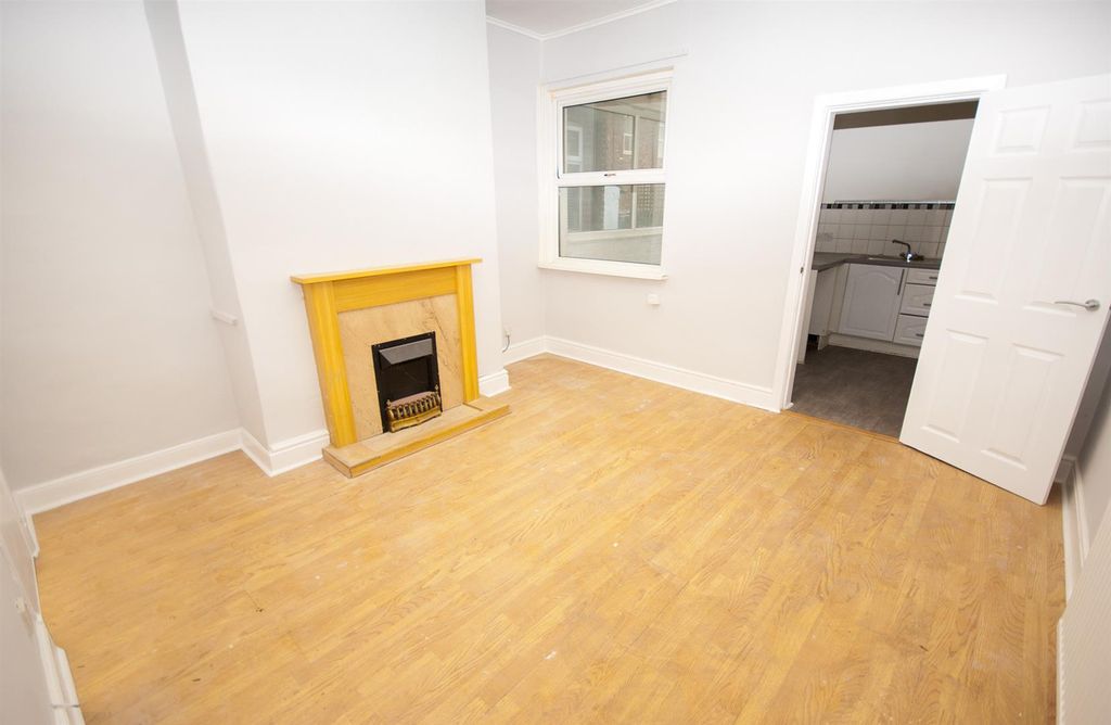 Property photo 2 of 9 Dining Room