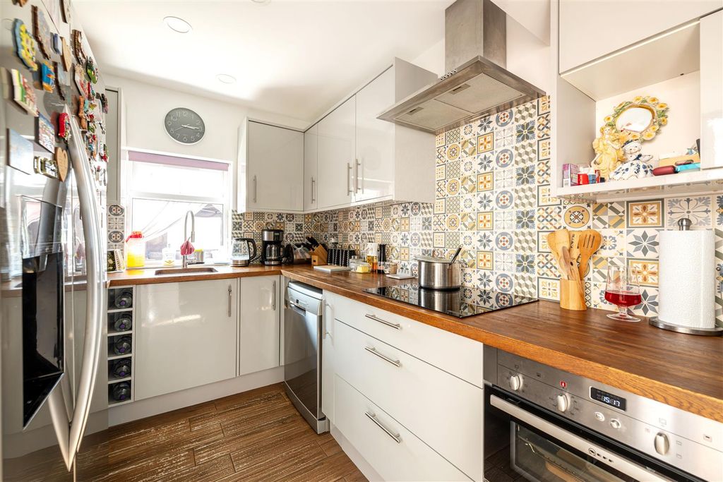 Property photo 2 of 15 Kitchen