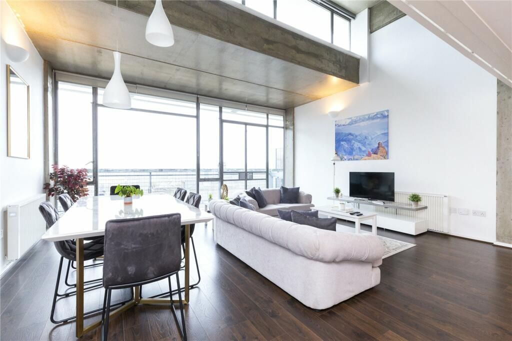 Property photo 2 of 23