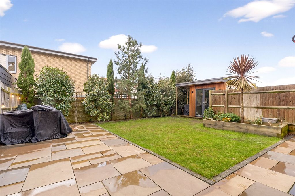 Property photo 2 of 31 Picture No. 30