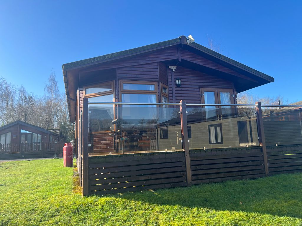 Property photo 2 of 20