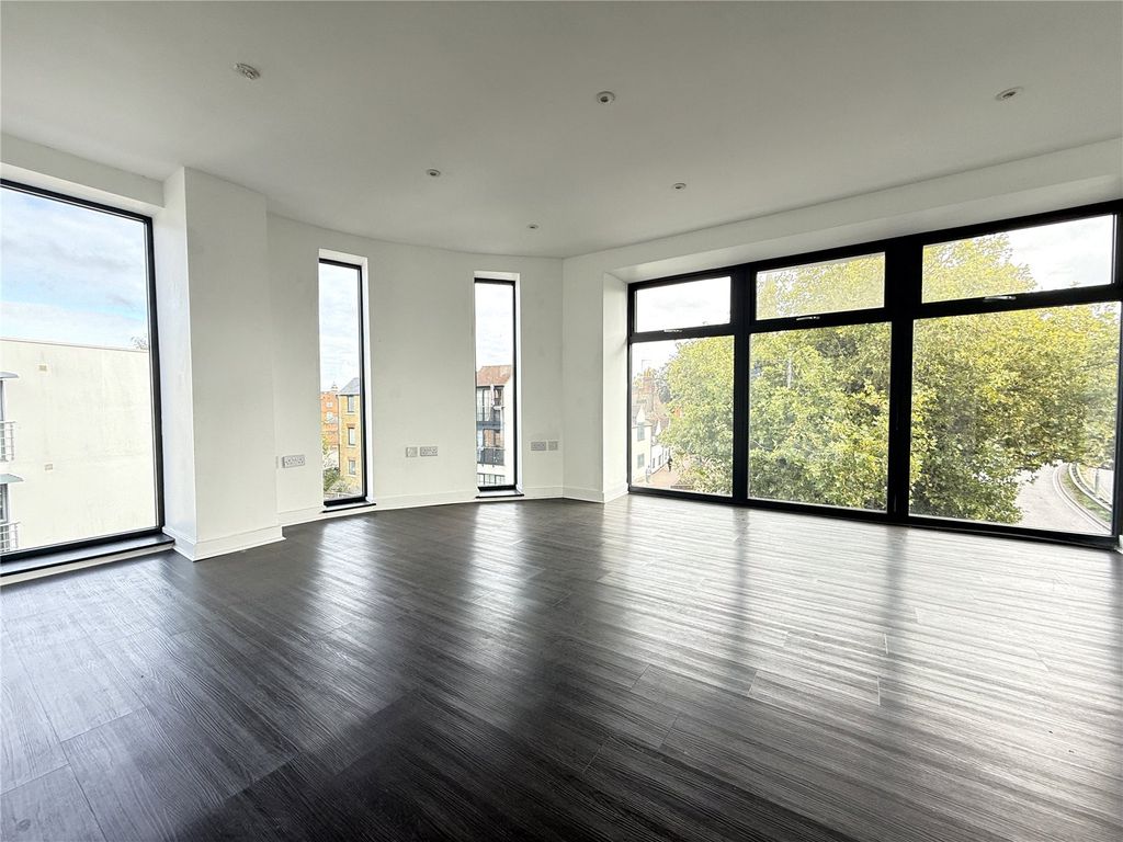 Property photo 1 of 6 Picture No. 12