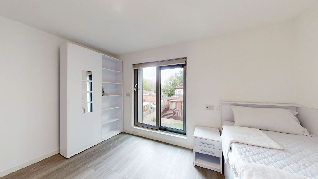 Property photo 1 of 19 Bedroom