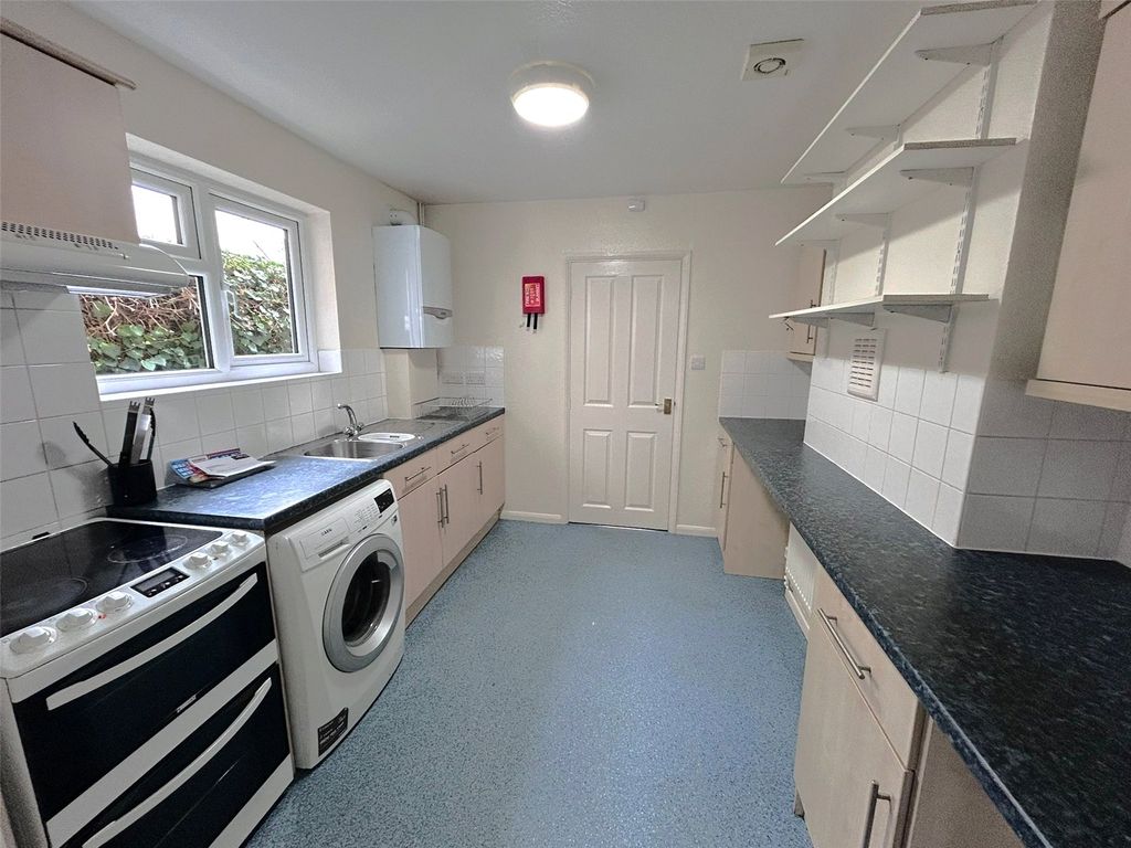 Property photo 2 of 8 Picture No. 36