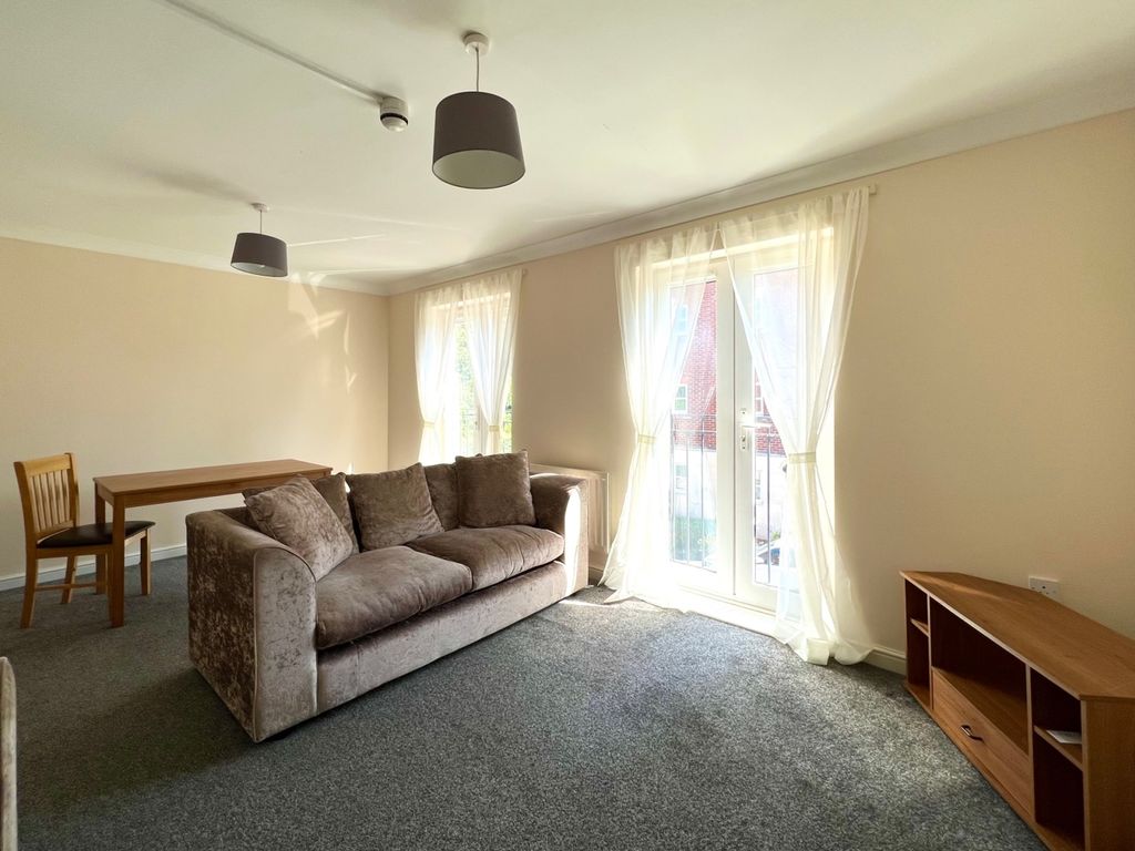 Property photo 2 of 10 Lounge 2