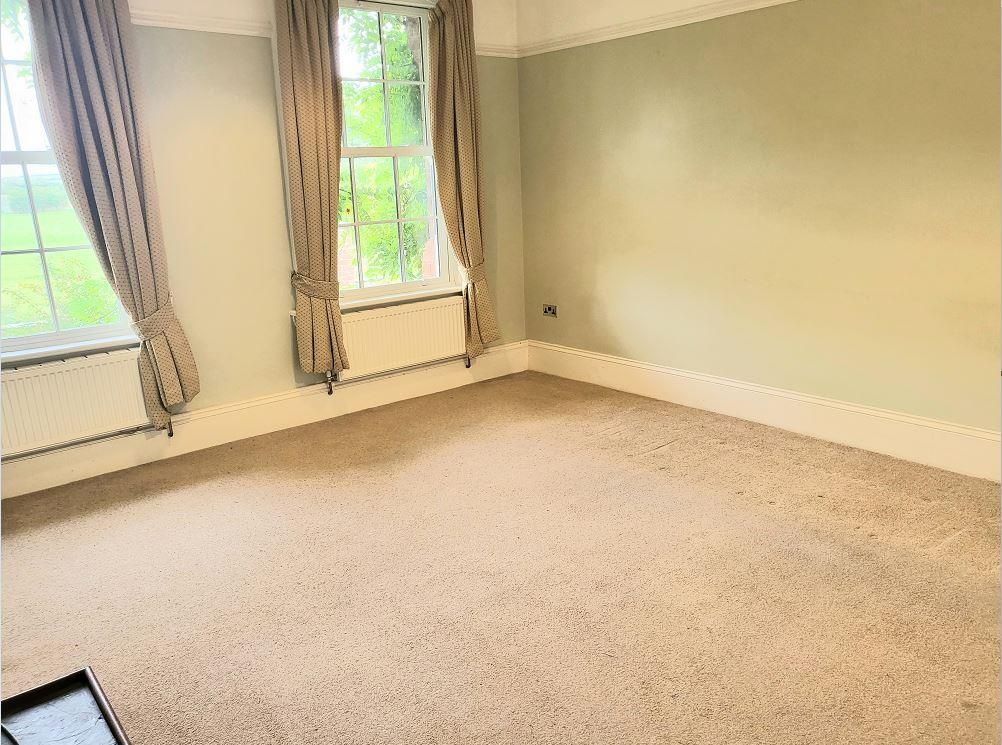 Property photo 3 of 14 Reception Area