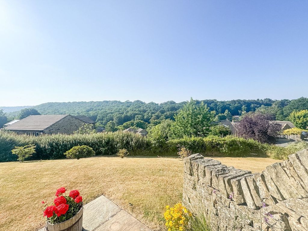 Property photo 2 of 34