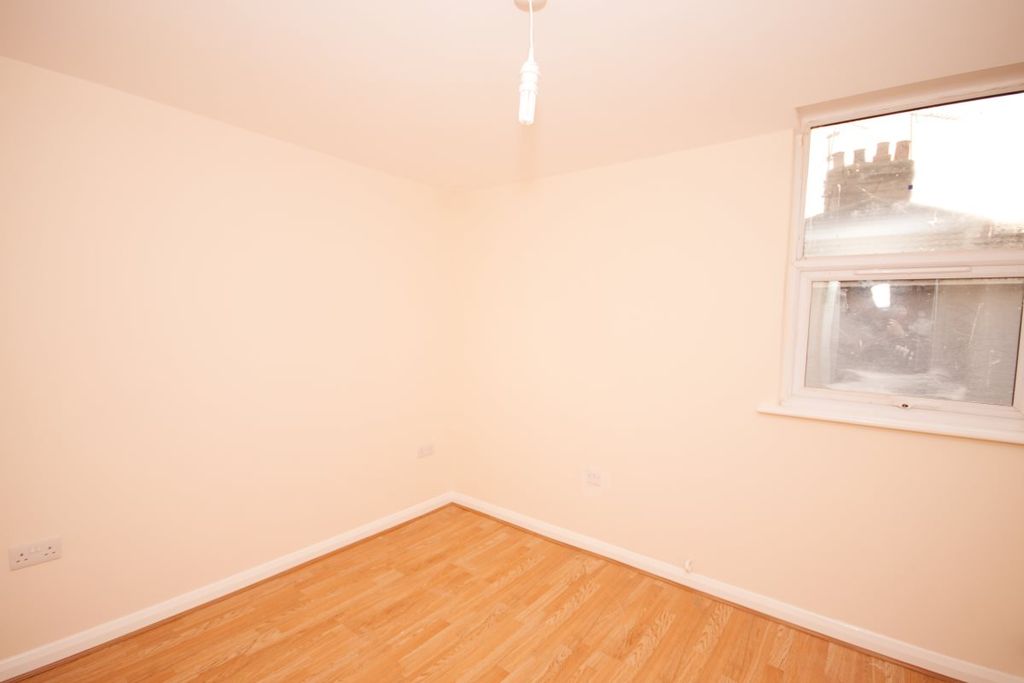 Property photo 3 of 5 Bedroom