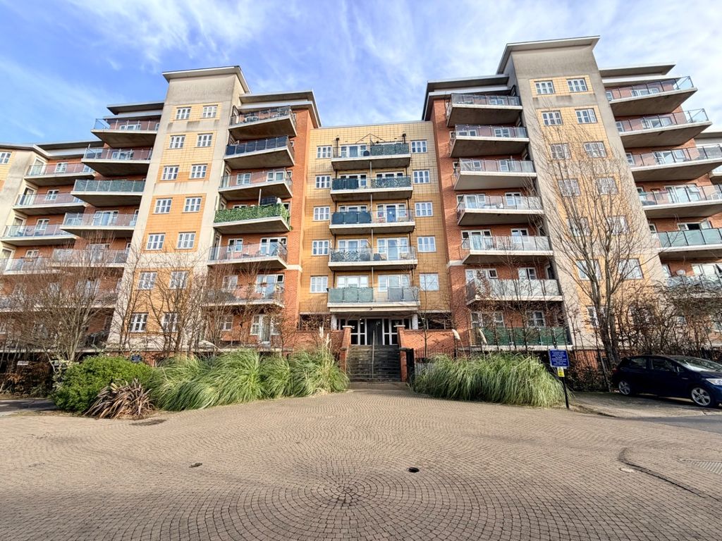 Property photo 2 of 10 4853972