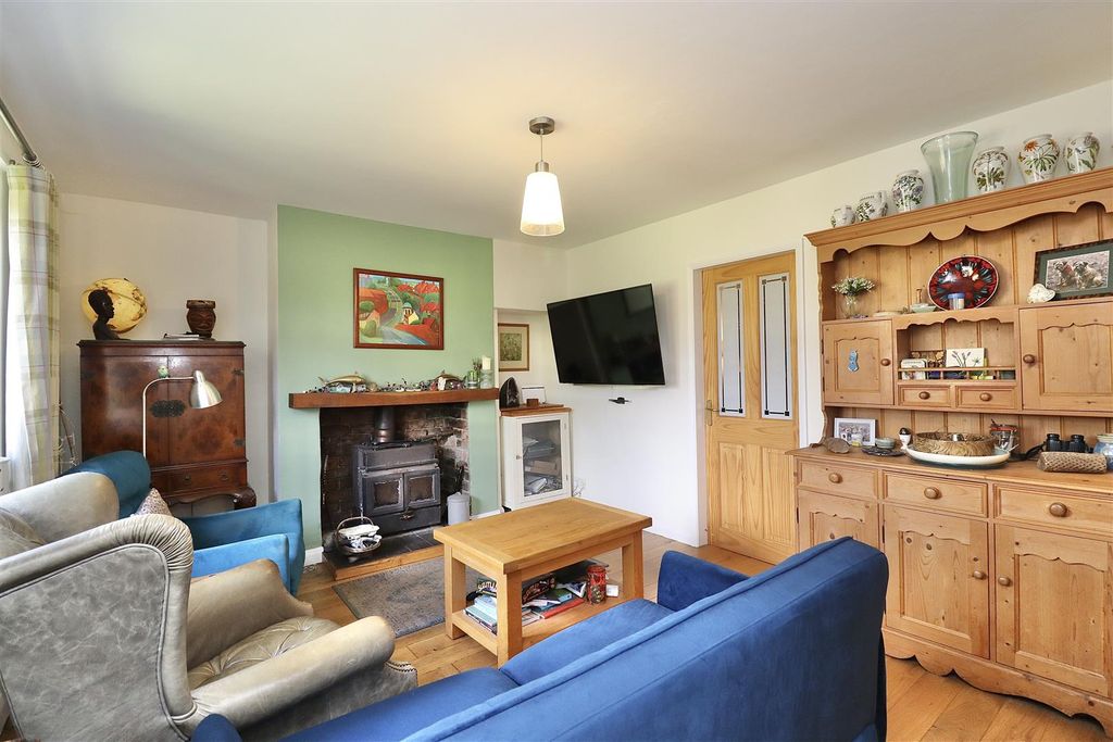 Property photo 3 of 17