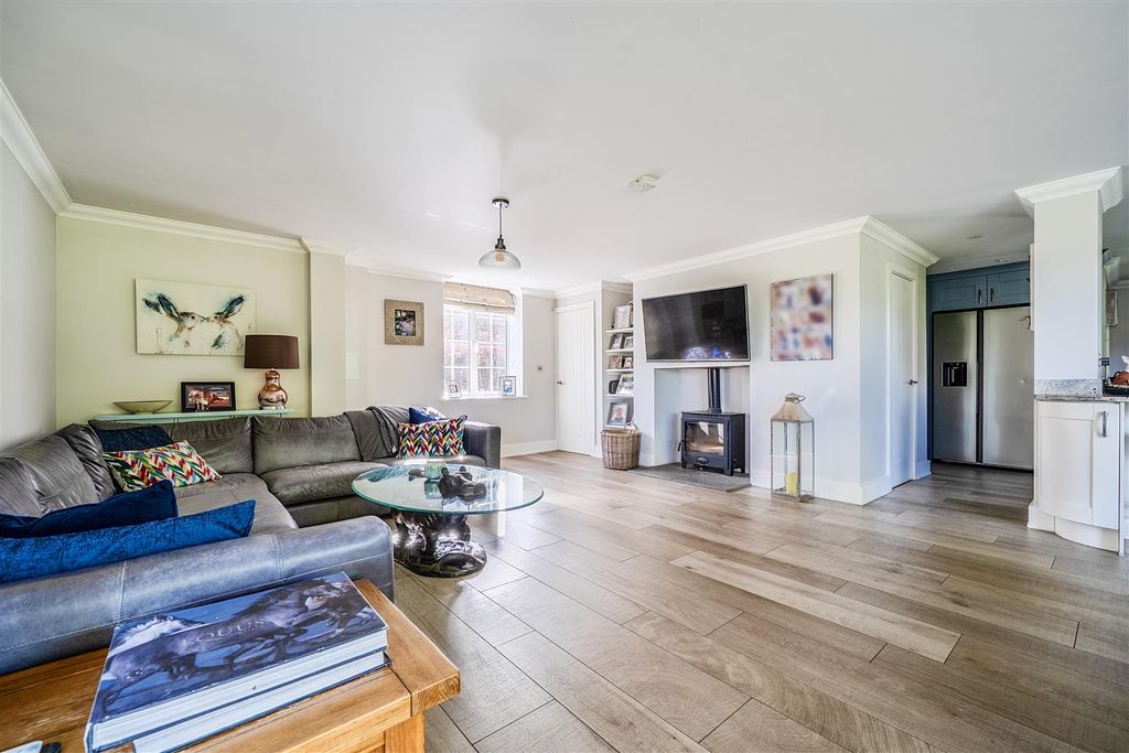 Property photo 3 of 41 1436990-13-69E123638Eaaf.Jpg