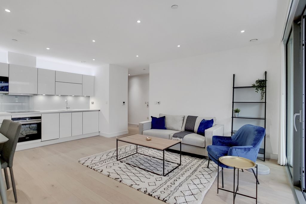 Property photo 2 of 11 6_Kitchen_Recepti...