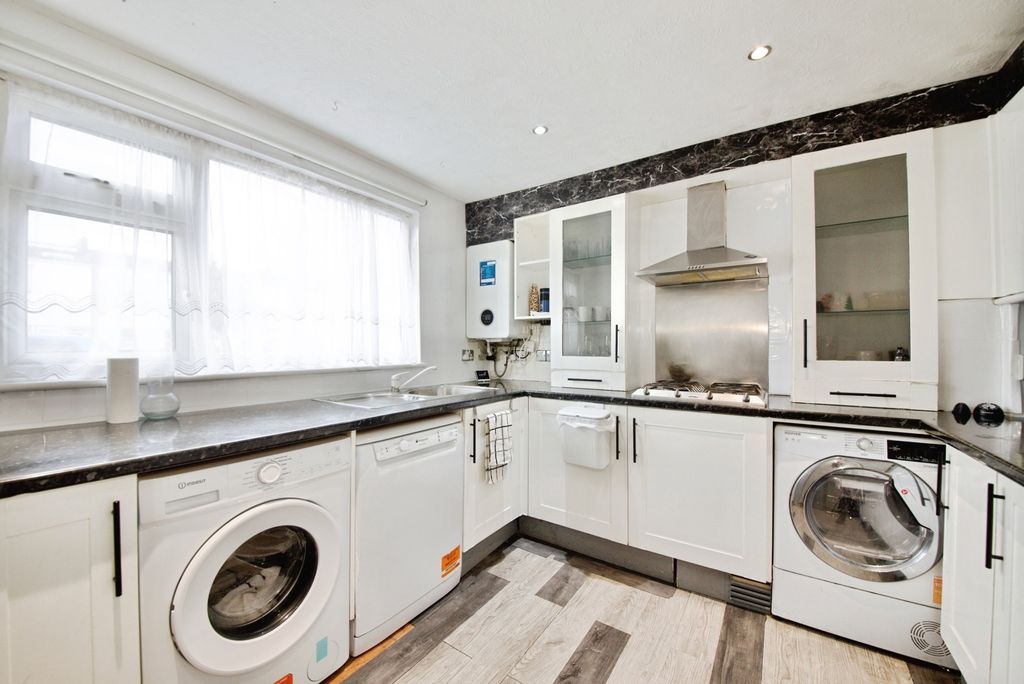 Property photo 3 of 14 Pbox-Img.Jpg