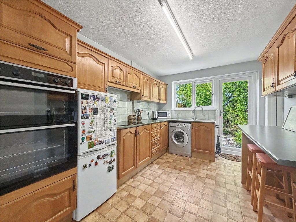 Property photo 2 of 21 Kitchen