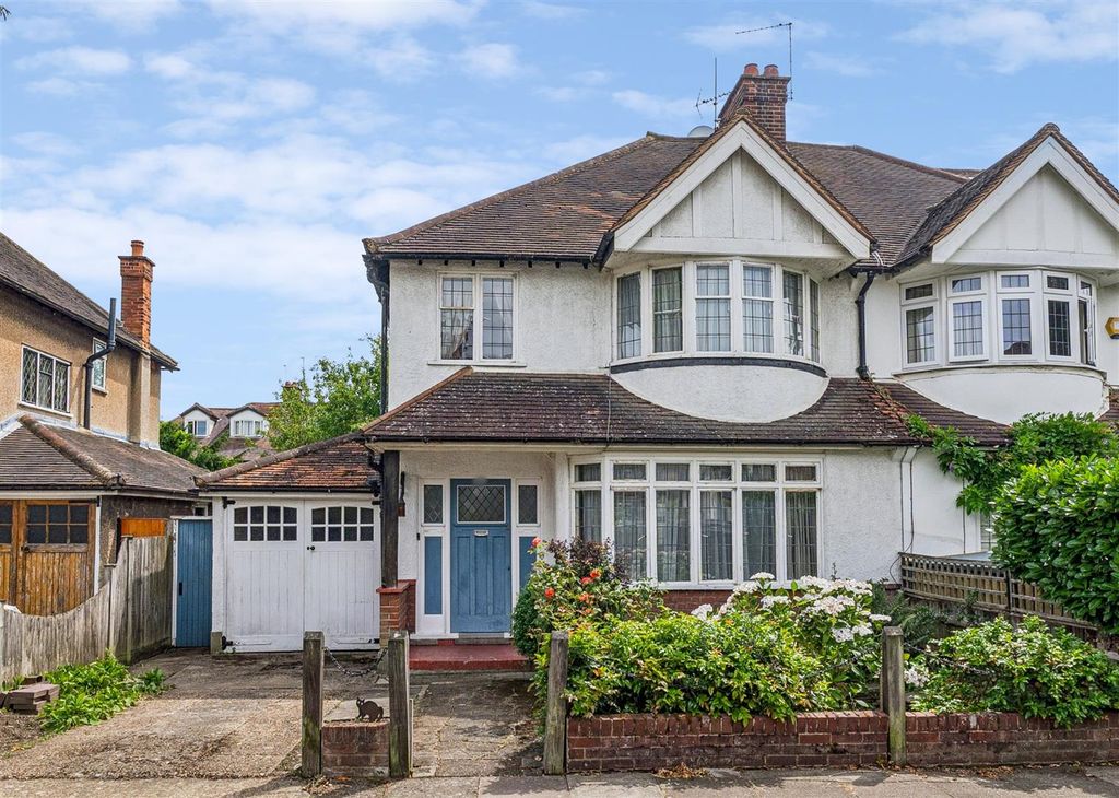 Property photo 1 of 16 For Sale - Kinnaird Avenue, W4